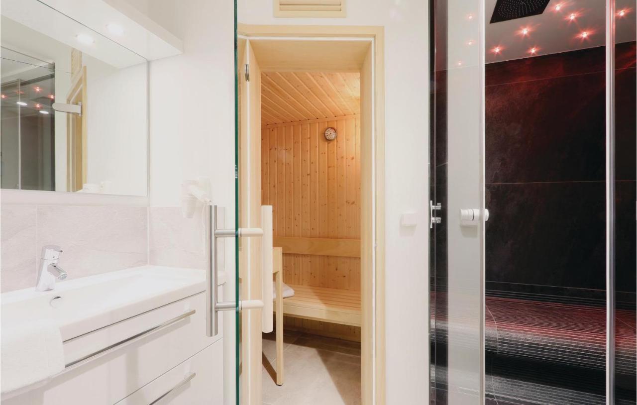 Nice Apartment In Luebeck Travemuende With Sauna Exteriér fotografie
